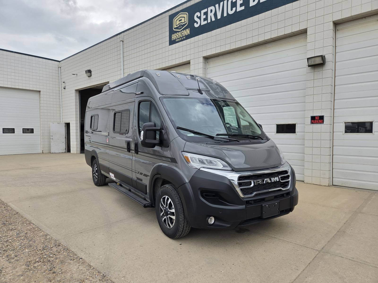 New 2027 Winnebago SOLIS 59PX